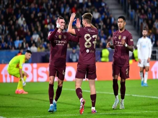 Bóng đá Quốc Tế ngày 2/10: Man City san bằng kỷ lục của MU